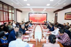 集中展现优良校友风度、历届结业合影及院史珍